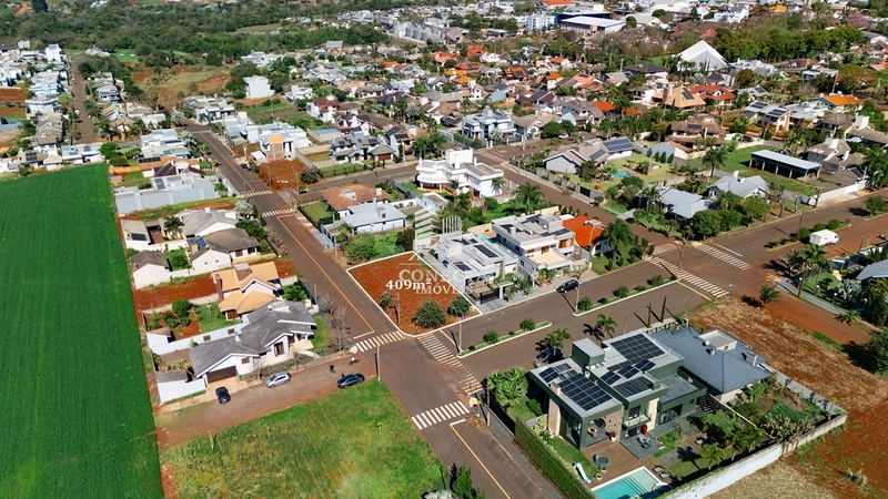 Lote de Esquina a venda: 1ª foto da galeria de imagens do imóvel