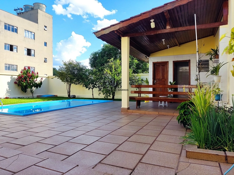 Casa Térrea 4 Quartos à Venda no Jardim dos Estados – 379m² com Piscina e Edícula | Poços de Caldas: 1ª foto da galeria de imagens do imóvel