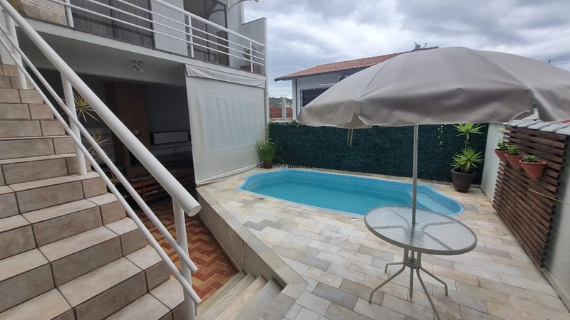 Casa Ampla com Área Gourmet e Piscina à Venda – Parque Primavera, Poços de Caldas: 15ª foto da galeria de imagens do imóvel