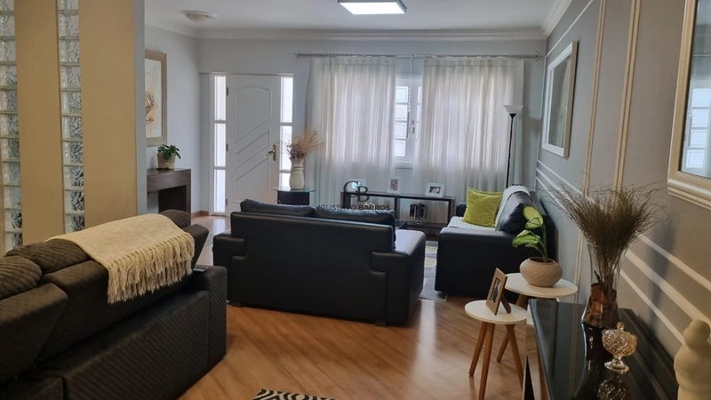 Casa Ampla com Área Gourmet e Piscina à Venda – Parque Primavera, Poços de Caldas: 4ª foto da galeria de imagens do imóvel