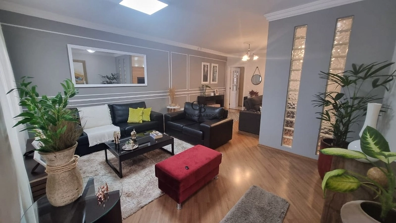 Casa Ampla com Área Gourmet e Piscina à Venda – Parque Primavera, Poços de Caldas: 2ª foto da galeria de imagens do imóvel