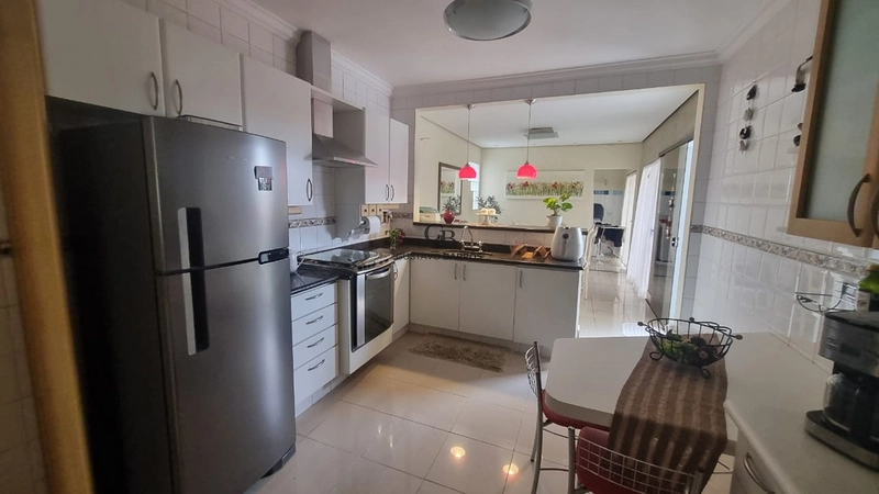 Casa Ampla com Área Gourmet e Piscina à Venda – Parque Primavera, Poços de Caldas: 8ª foto da galeria de imagens do imóvel