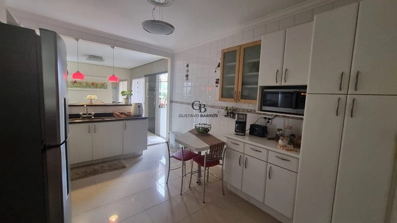 Casa Ampla com Área Gourmet e Piscina à Venda – Parque Primavera, Poços de Caldas: 7ª foto da galeria de imagens do imóvel
