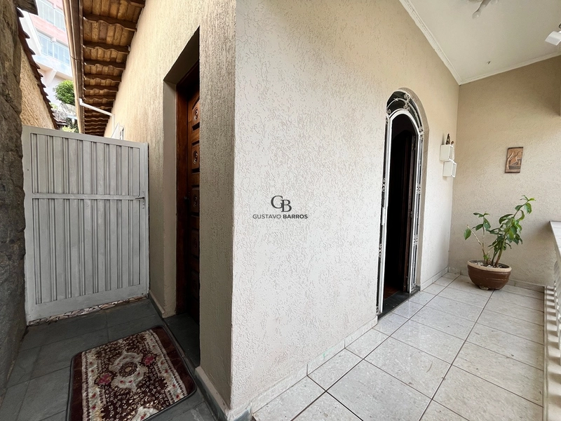 Casa 3 Quartos à Venda no Jardim São Paulo – 167m² com Edícula e Garagem para 4 Carros | Poços de Caldas: 3ª foto da galeria de imagens do imóvel