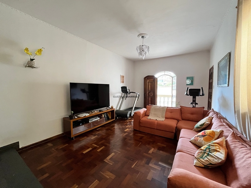 Casa 3 Quartos à Venda no Jardim São Paulo – 167m² com Edícula e Garagem para 4 Carros | Poços de Caldas: 6ª foto da galeria de imagens do imóvel