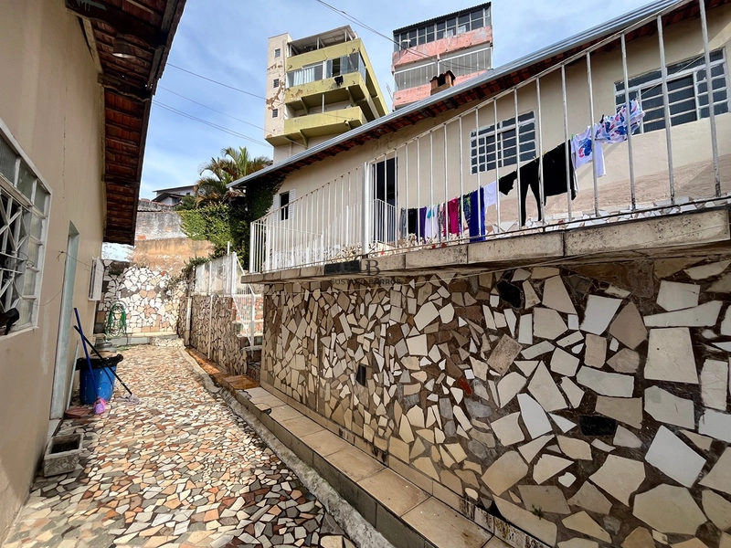 Casa 3 Quartos à Venda no Jardim São Paulo – 167m² com Edícula e Garagem para 4 Carros | Poços de Caldas: 27ª foto da galeria de imagens do imóvel