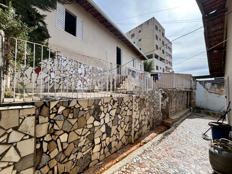 Casa 3 Quartos à Venda no Jardim São Paulo – 167m² com Edícula e Garagem para 4 Carros | Poços de Caldas: 24ª foto da galeria de imagens do imóvel