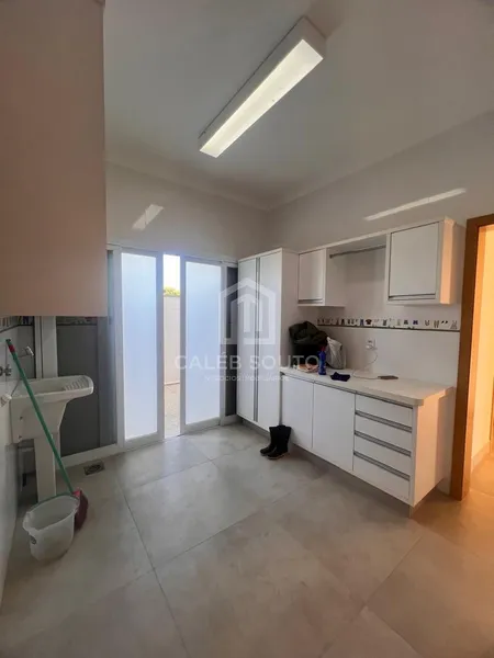 Casa com 4 suítes e piscina no cond. Portal dos Nobres em Marilia-SP.: 15ª foto da galeria de imagens do imóvel