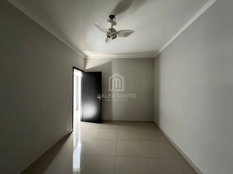Vende Casa no Figueirinha em Marília-SP.: 16ª foto da galeria de imagens do imóvel