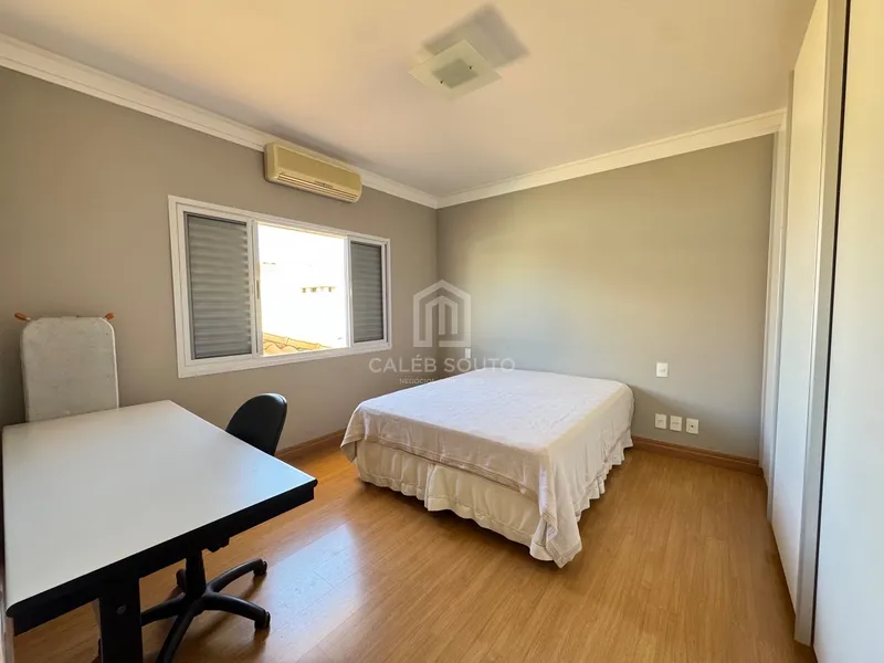 Casa com 4 suítes e piscina no Bairro Maria Izabel em Marília-SP: 37ª foto da galeria de imagens do imóvel
