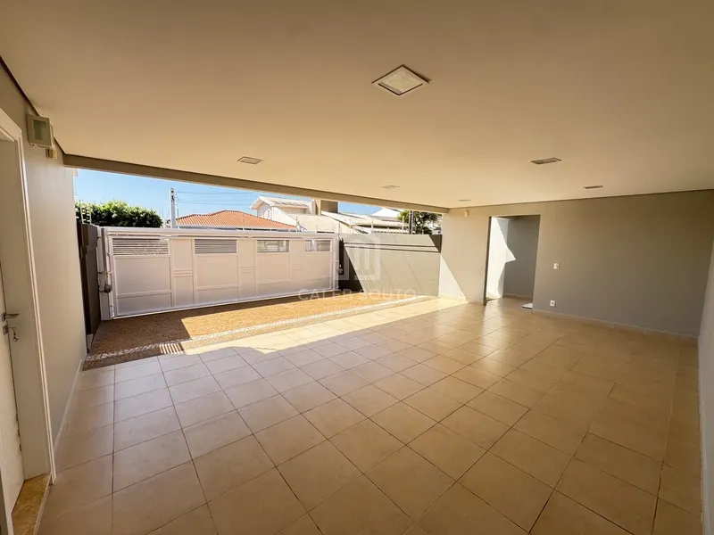 Casa com 4 suítes e piscina no Bairro Maria Izabel em Marília-SP: 27ª foto da galeria de imagens do imóvel