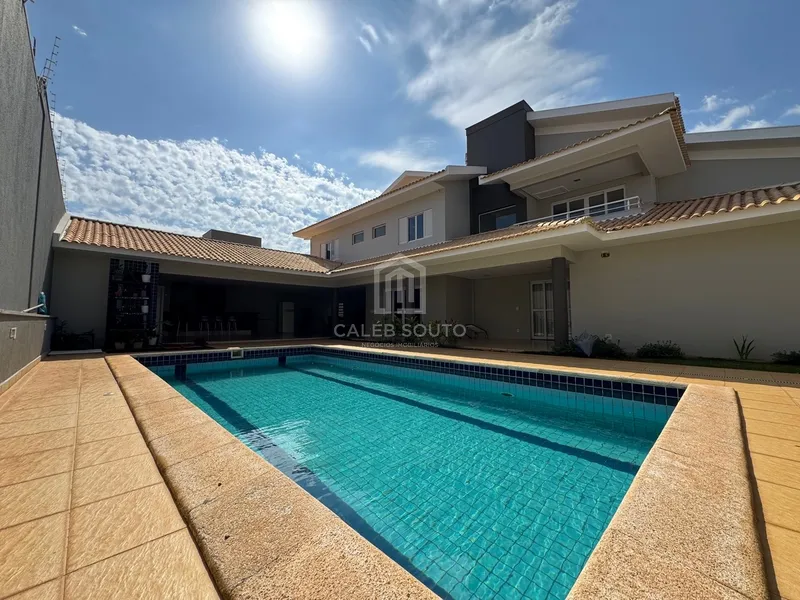 Casa com 4 suítes e piscina no Bairro Maria Izabel em Marília-SP: 1ª foto da galeria de imagens do imóvel