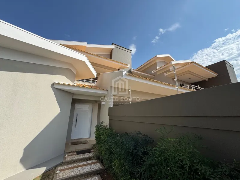 Casa com 4 suítes e piscina no Bairro Maria Izabel em Marília-SP: 3ª foto da galeria de imagens do imóvel
