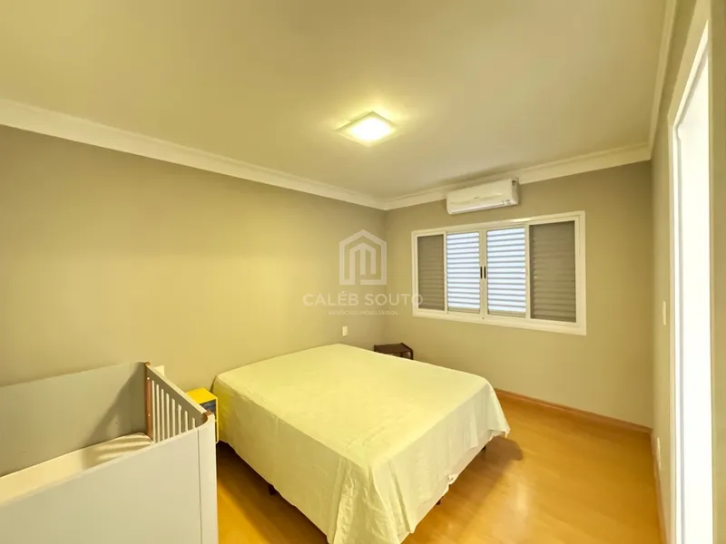 Casa com 4 suítes e piscina no Bairro Maria Izabel em Marília-SP: 12ª foto da galeria de imagens do imóvel
