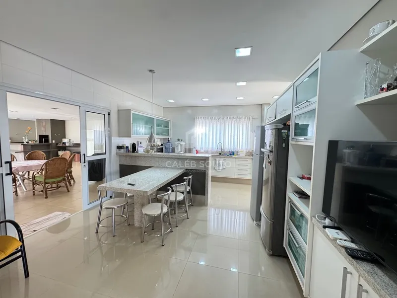 Casa com 4 suítes e piscina no Bairro Maria Izabel em Marília-SP: 15ª foto da galeria de imagens do imóvel