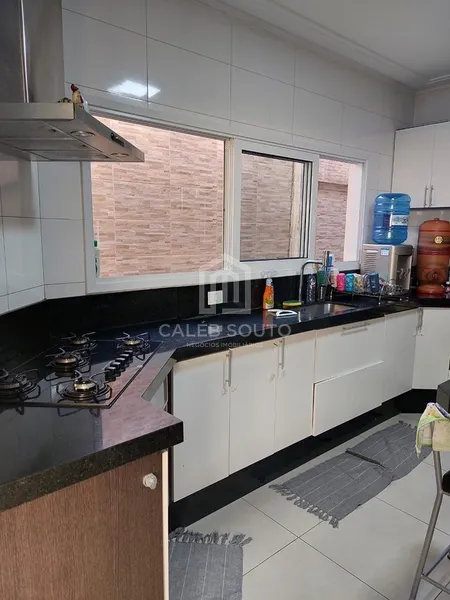 Casa a Venda com 3 Suítes no Bairro Maria Izabel em Marília-SP.: 7ª foto da galeria de imagens do imóvel