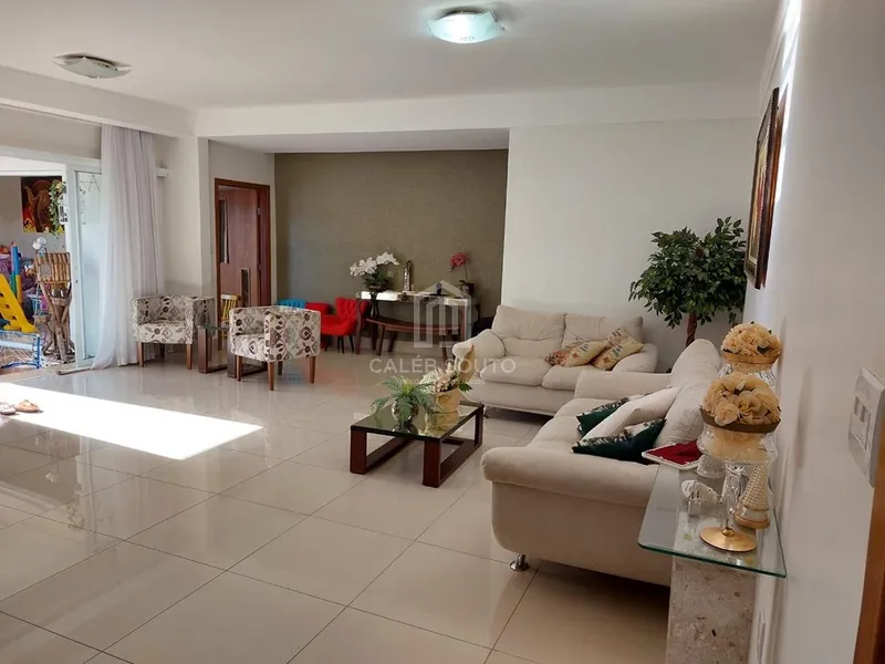 Casa a Venda com 3 Suítes no Bairro Maria Izabel em Marília-SP.: 1ª foto da galeria de imagens do imóvel