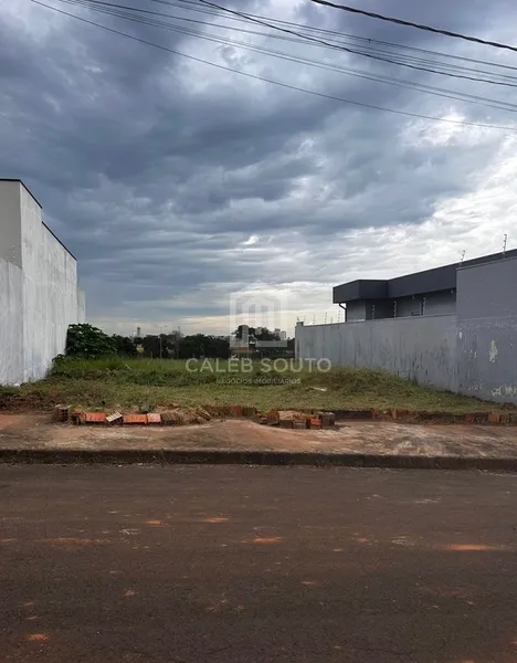 Terreno a Venda no Jardim Florença em Marília-SP. : 1ª foto da galeria de imagens do imóvel