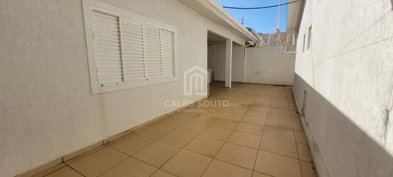 Casa a Venda no Bairro Esmeralda em Marília-SP.: 2ª foto da galeria de imagens do imóvel