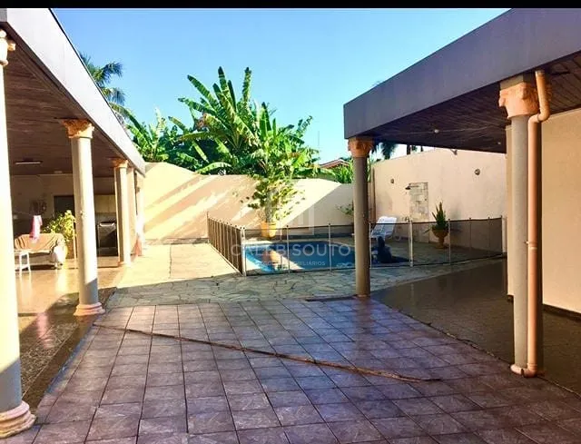 CASA COM 5 QUARTOS E PISCINA AQUECIDA NO JARDIM MARAJÁ - MARILIA S/P: 1ª foto da galeria de imagens do imóvel