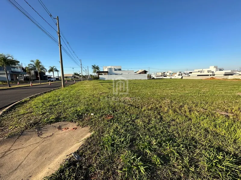Terreno plano no condomínio Terras da Fazenda em Marília-SP: 3ª foto da galeria de imagens do imóvel