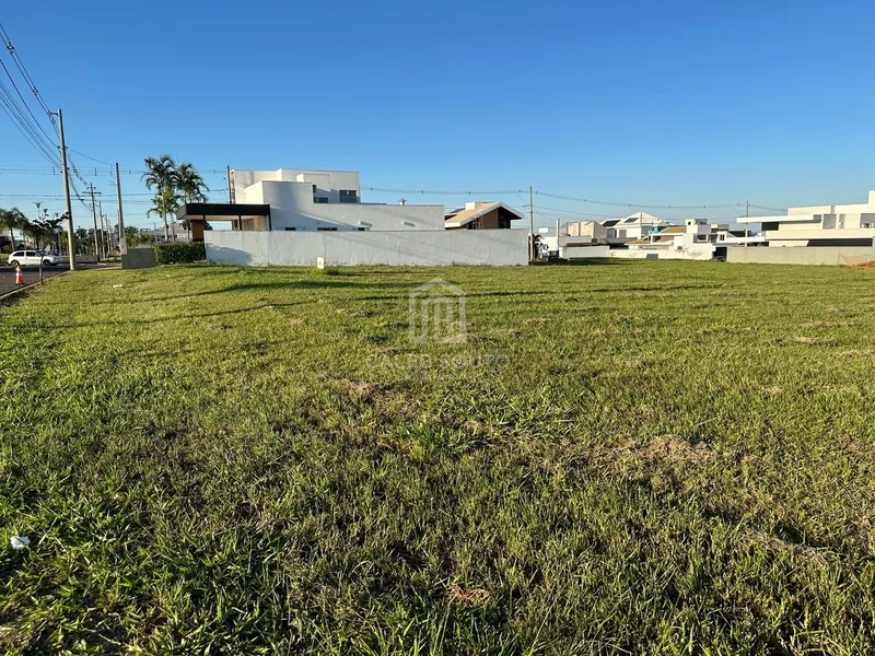 Terreno plano no condomínio Terras da Fazenda em Marília-SP: 1ª foto da galeria de imagens do imóvel