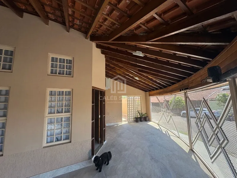 Casa com 3 quartos sendo 1 suíte no Jd. Califórnia em Marília-SP.: 1ª foto da galeria de imagens do imóvel