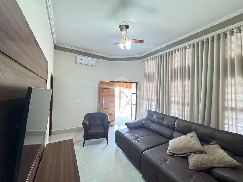 Casa com 3 quartos sendo 1 suíte no Jd. Califórnia em Marília-SP.: 5ª foto da galeria de imagens do imóvel