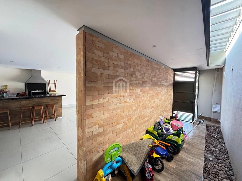 Casa à venda no Jardim Universitário em Marília-SP: 2ª foto da galeria de imagens do imóvel