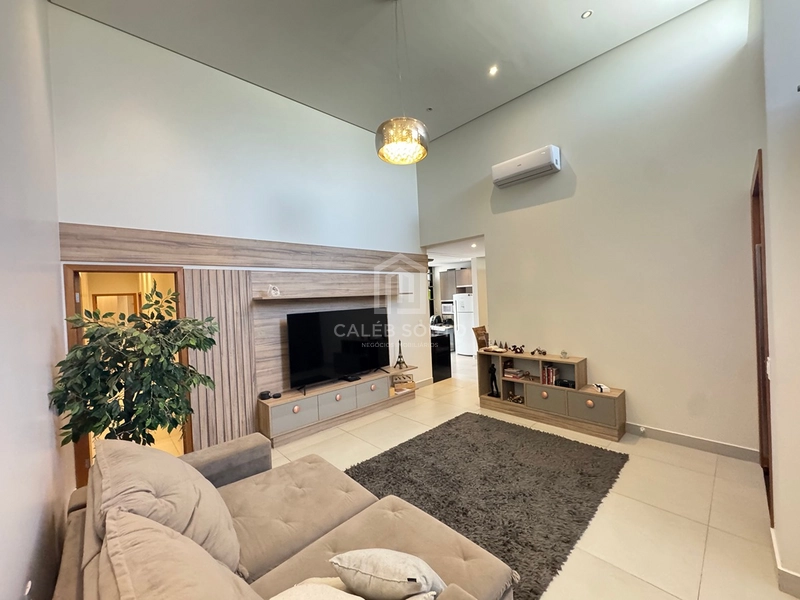 Casa com 3 suítes e piscina aquecida à venda e locação no Villa Flora II Marília-SP: 7ª foto da galeria de imagens do imóvel