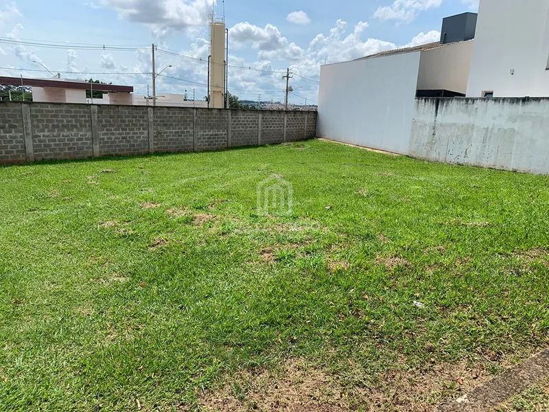 Terreno no Condominio Costa do Ipe em Marilia / SP: 2ª foto da galeria de imagens do imóvel
