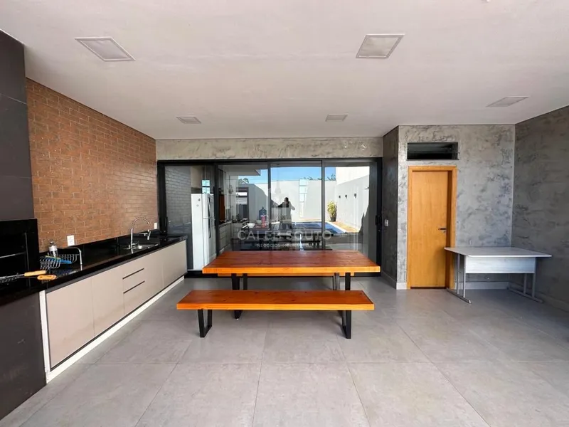 Casa a venda no Jardim Florença com 3 suítes e piscina em Marília-SP: 9ª foto da galeria de imagens do imóvel