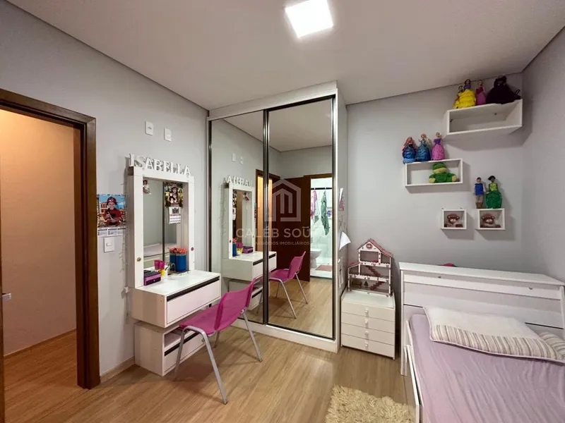 Casa a venda no Jardim Florença com 3 suítes e piscina em Marília-SP: 17ª foto da galeria de imagens do imóvel