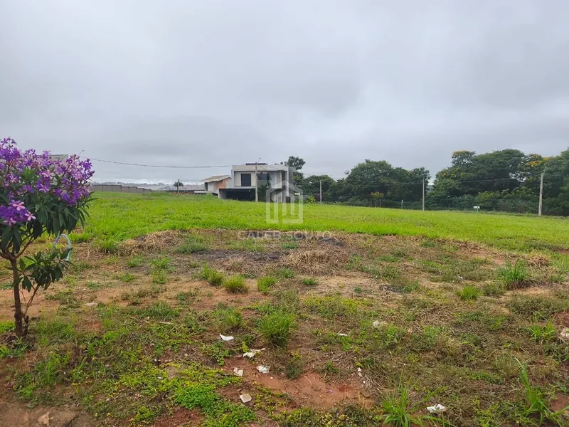 Terreno a Venda no Condomínio Villa Flora III em Marília-SP. : 1ª foto da galeria de imagens do imóvel
