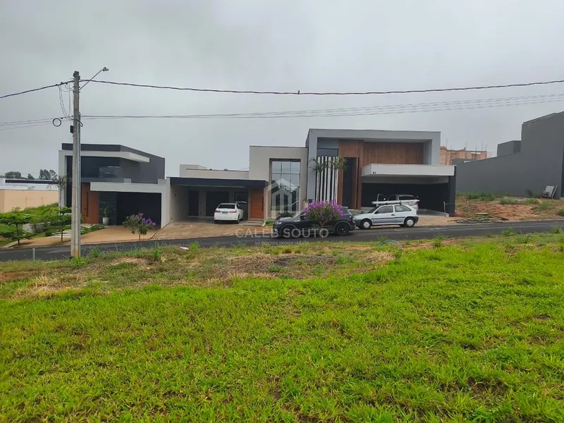 Terreno a Venda no Condomínio Villa Flora III em Marília-SP. : 3ª foto da galeria de imagens do imóvel