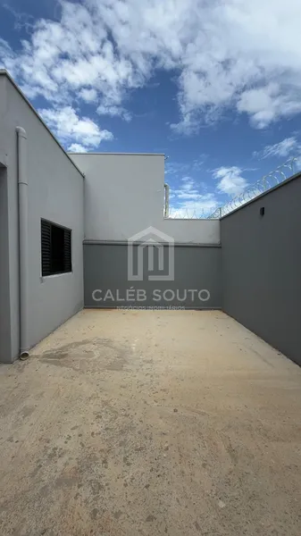 Casa a Venda na Zona Sul com 2 Quartos em Marília-SP. : 2ª foto da galeria de imagens do imóvel