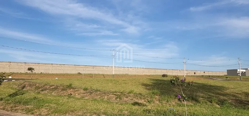 Terreno a Venda medindo 442 metros no Condomínio Vila Flora III em Marília-SP. : 3ª foto da galeria de imagens do imóvel
