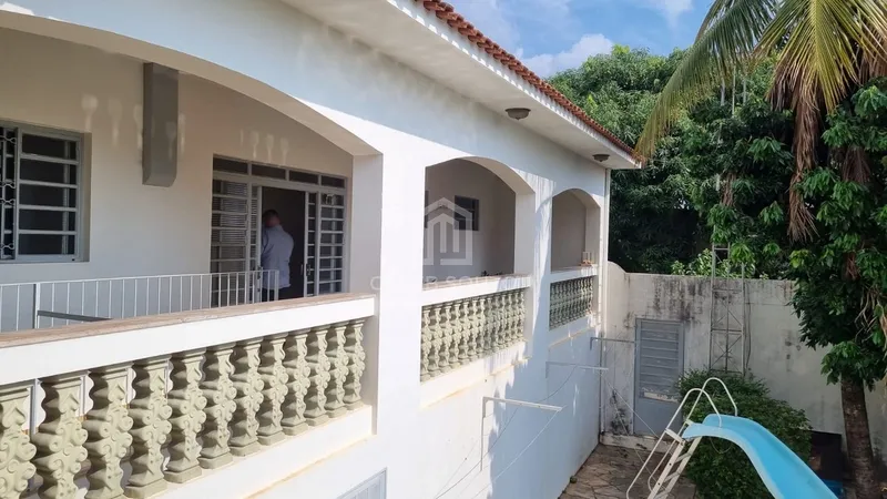 Casa a Venda no Bairro Aeroporto em Marília-SP.: 4ª foto da galeria de imagens do imóvel