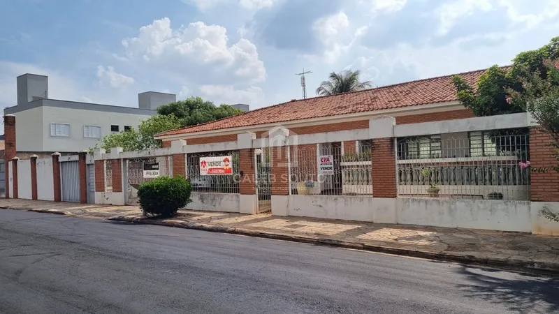 Casa a Venda no Bairro Aeroporto em Marília-SP.: 3ª foto da galeria de imagens do imóvel