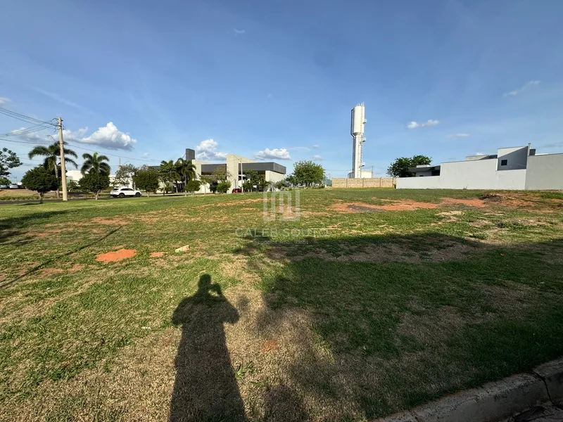 Terreno plano no Condomínio Verana em Marília-SP.: 2ª foto da galeria de imagens do imóvel