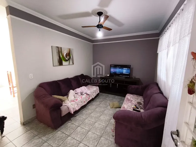 Casa a Venda com 3 Quartos sendo 1 Suíte no Jd. Estoril em Marília-SP. : 8ª foto da galeria de imagens do imóvel