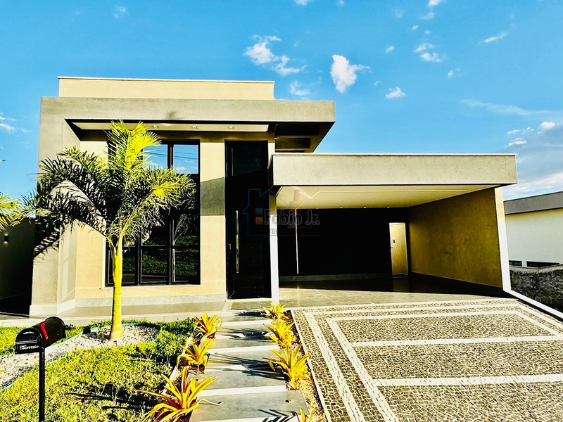 Casa Sub Térrea 3 suítes em condomínio fechado - Jardins Nápoles : 1ª foto da galeria de imagens do imóvel