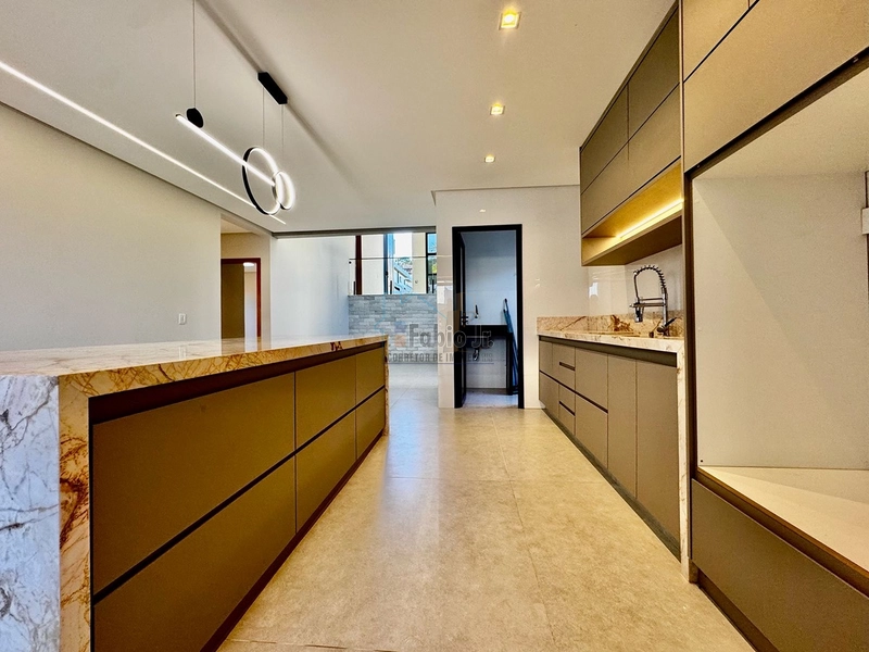 Casa Sub Térrea 3 suítes em condomínio fechado - Jardins Nápoles : 9ª foto da galeria de imagens do imóvel