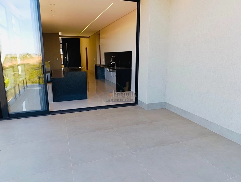 Casa em condomínio fechado, 03 quartos, 03 suítes, com vista definitiva: 5ª foto da galeria de imagens do imóvel