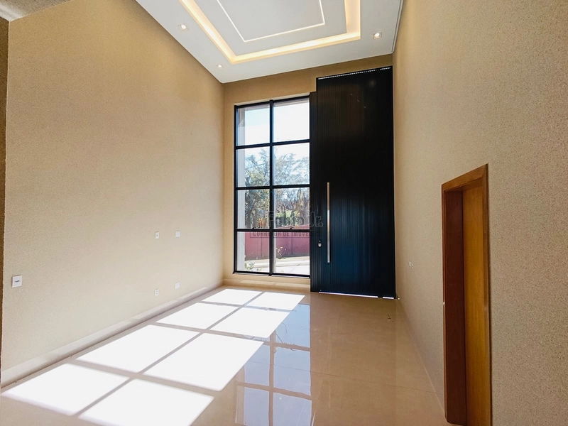 Casa em condomínio fechado, 03 quartos, 03 suítes, com vista definitiva: 2ª foto da galeria de imagens do imóvel