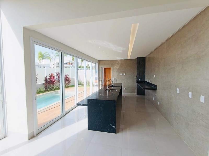 Casa térrea de esquina 3 suítes em condomínio fechado- Jardins Capri: 4ª foto da galeria de imagens do imóvel