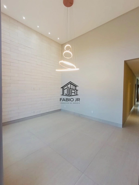 Casa sub-térrea 03 suítes em condomínio fechado  - Jardins Nápoles : 2ª foto da galeria de imagens do imóvel