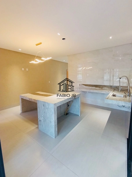 Casa sub-térrea 03 suítes em condomínio fechado  - Jardins Nápoles : 5ª foto da galeria de imagens do imóvel