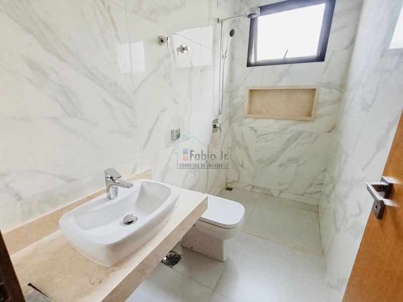 Casa térrea, 3 suítes, 3 vagas de garagem cobertas em condomínio fechado - Jardins Nápoles : 6ª foto da galeria de imagens do imóvel