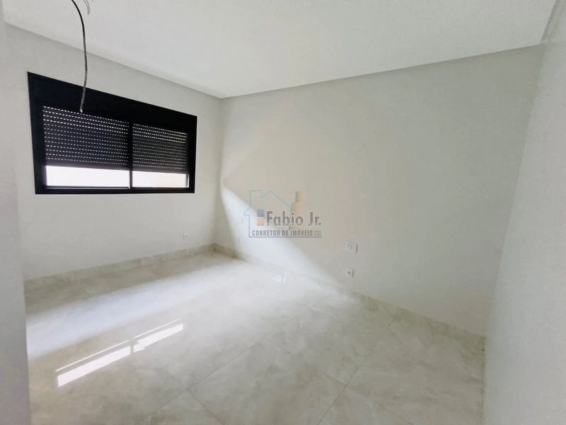 Casa térrea, 3 suítes, 3 vagas de garagem cobertas em condomínio fechado - Jardins Nápoles : 9ª foto da galeria de imagens do imóvel